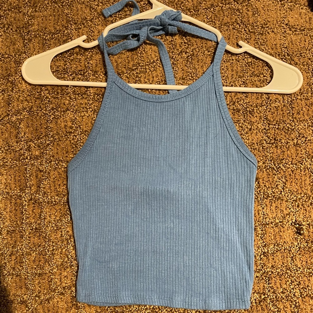 🌸5FOR 25🌸. Light blue crop top.